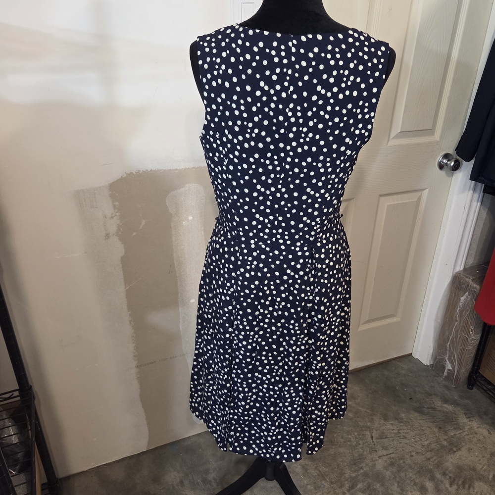 Anne Klein Dress Pleated Navy Polka Dot Midi Dress V Neck Woman's 6 Sleeveless - Picture 11 of 12